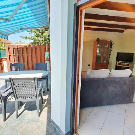 House Joshi & Rudi Holiday home